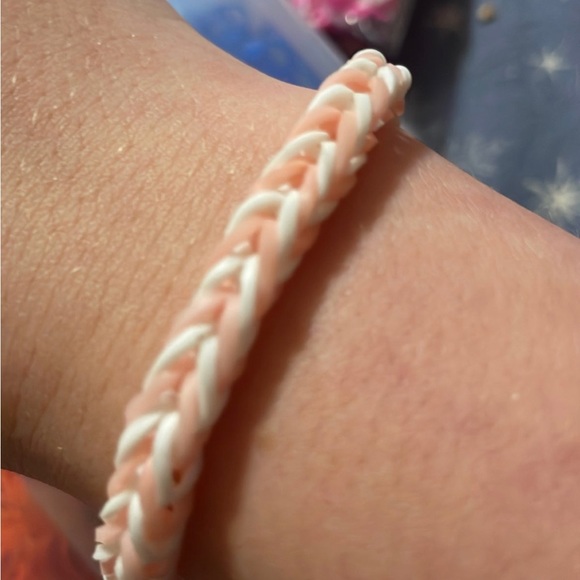 6 inch pink and white rainbow loom bracelet - Picture 2 of 3